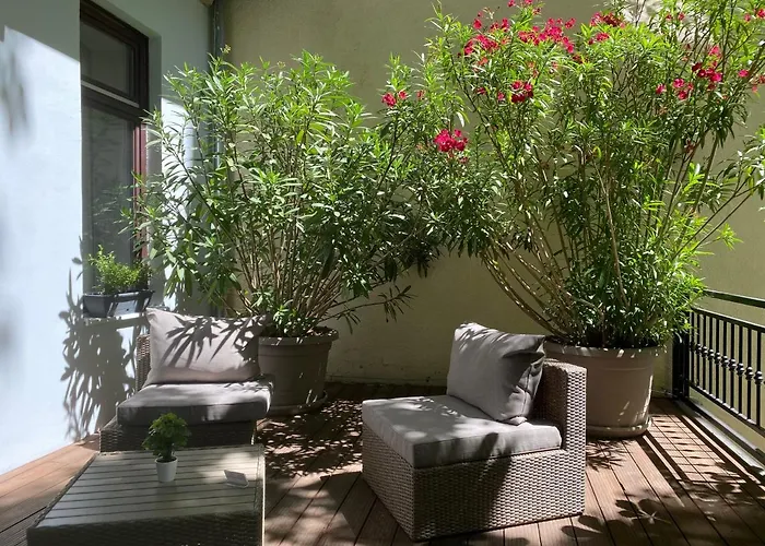 Varalja Home