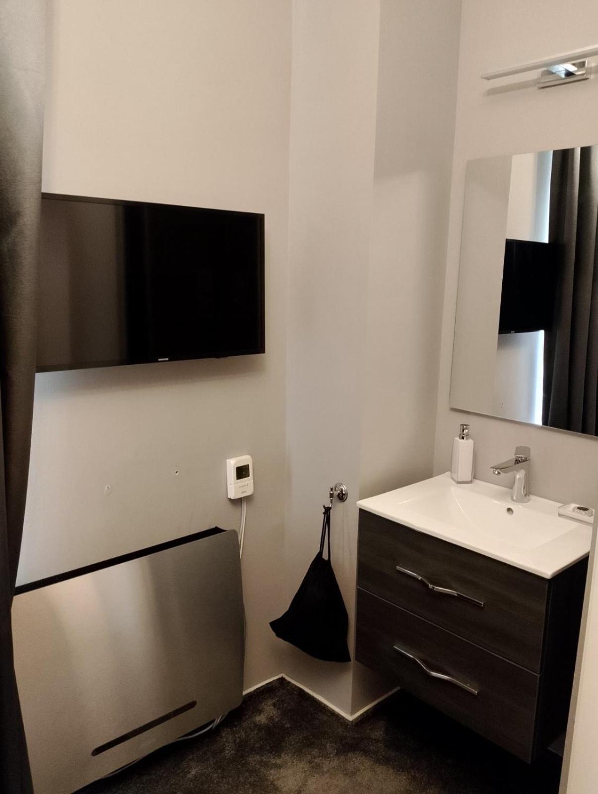 Varalja Hotel de apartamente